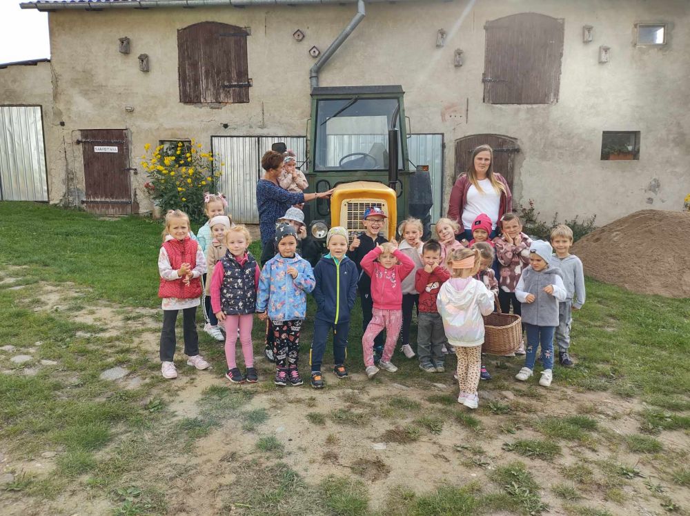 Przedszkolaki z wizytą w gospodarstwie rolnym